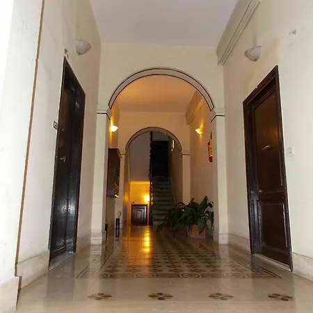 Domus Roxy Guest house *