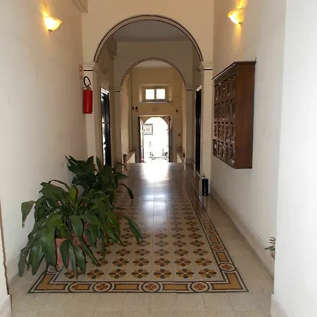 Domus Roxy Guest house