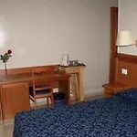 Domus Roxy Guest house