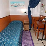 Domus Roxy Guest house 4*